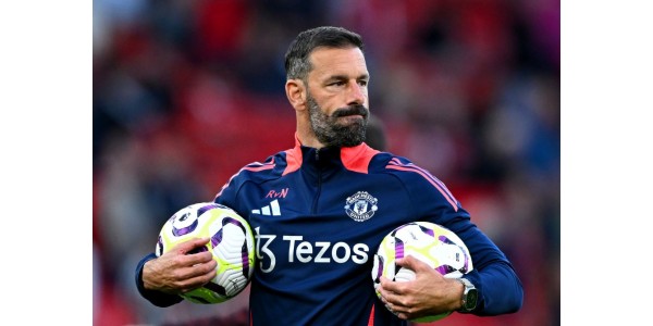 Ruud van Nistelrooy assume oficialmente o cargo de treinador do Leicester City Ruud van Nistelrooy assume oficialmente o cargo de treinador do Leicester City